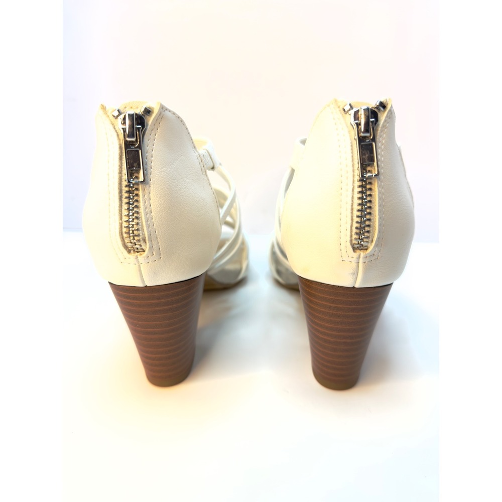 Easy Street Amaze Sandals Heels White Size 8.5W NWT/BOX - Picture 6 of 7